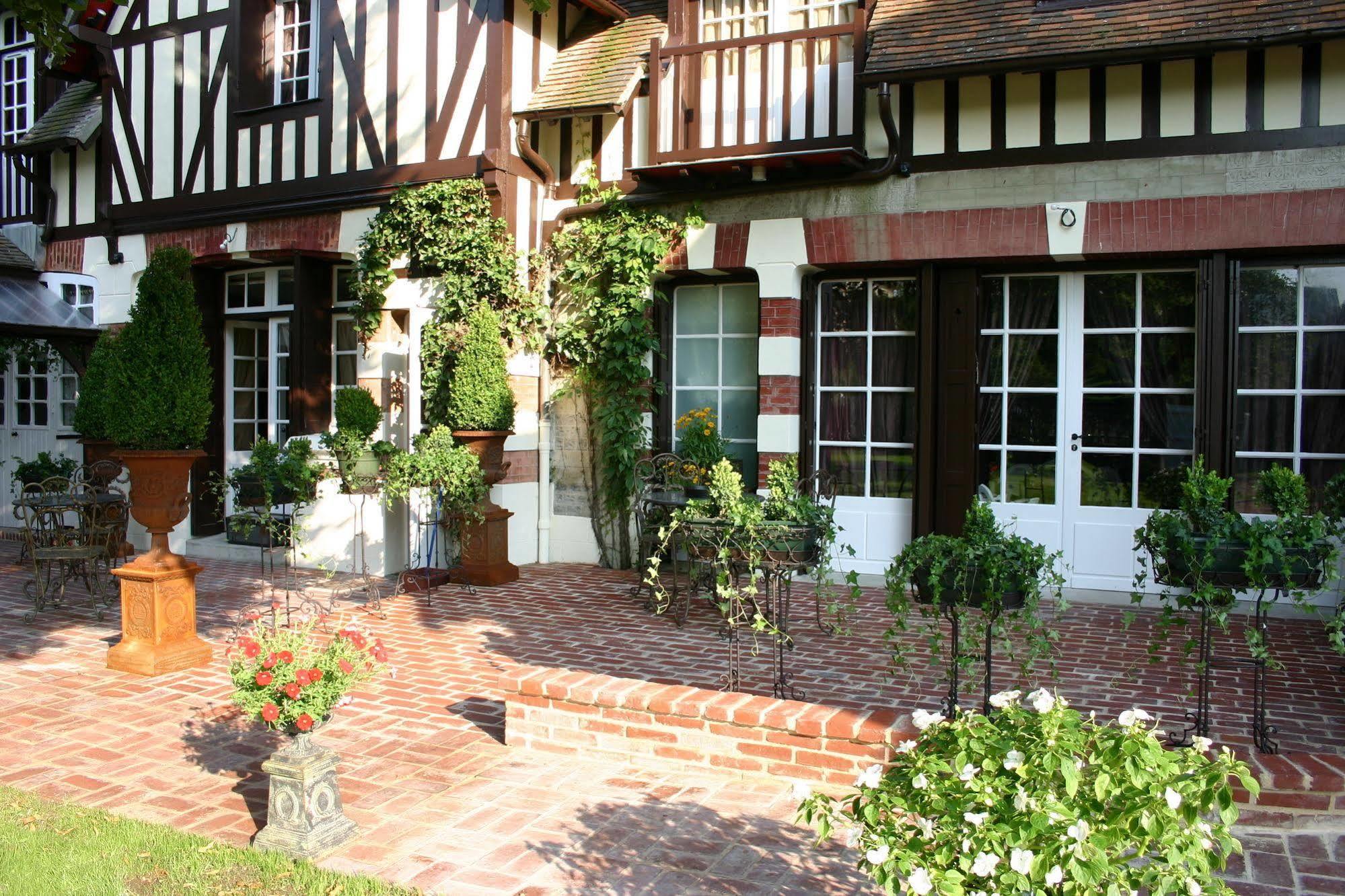 Villa Gypsy Hotel Довиль Экстерьер фото