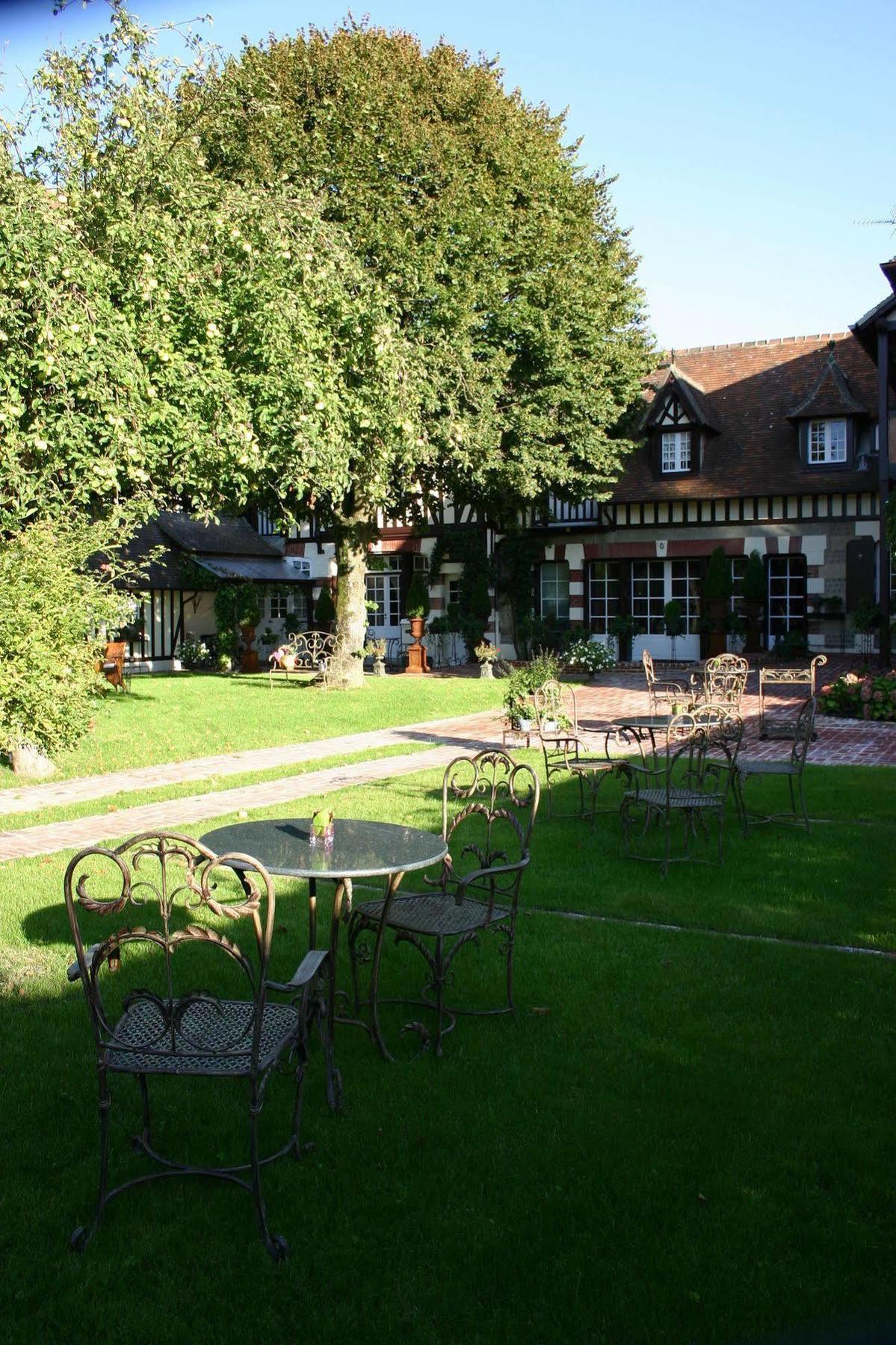 Villa Gypsy Hotel Довиль Экстерьер фото